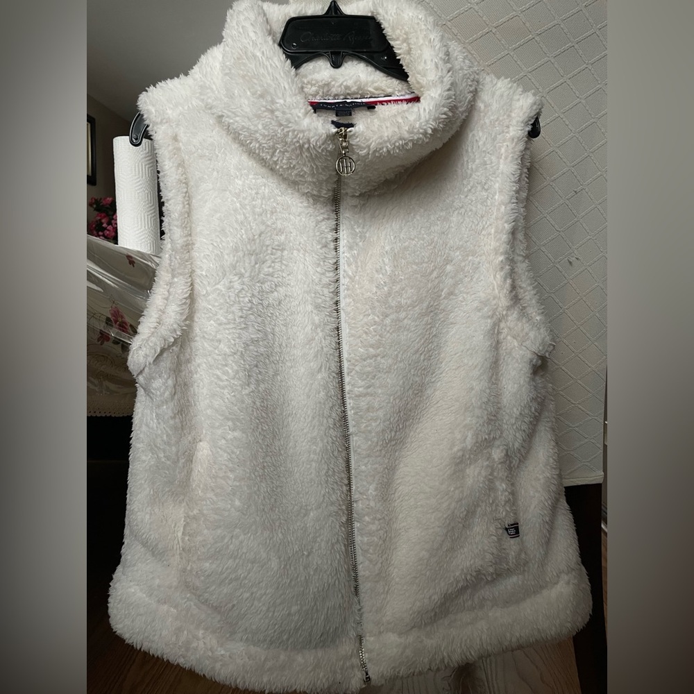 Tommy Hilfiger Soft Faux Fur White Vest Size L